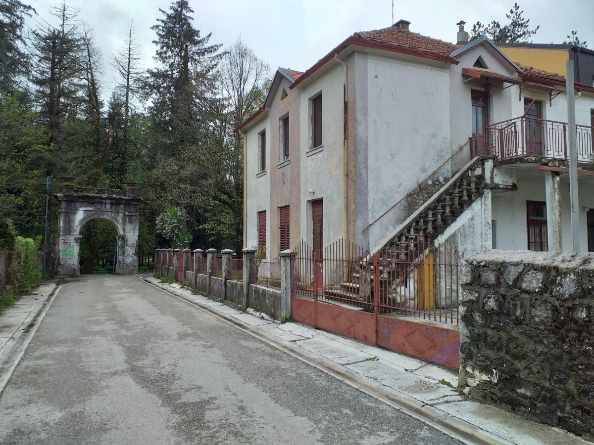 Appartement Apartman Donji Kraj à Cetinje Extérieur photo